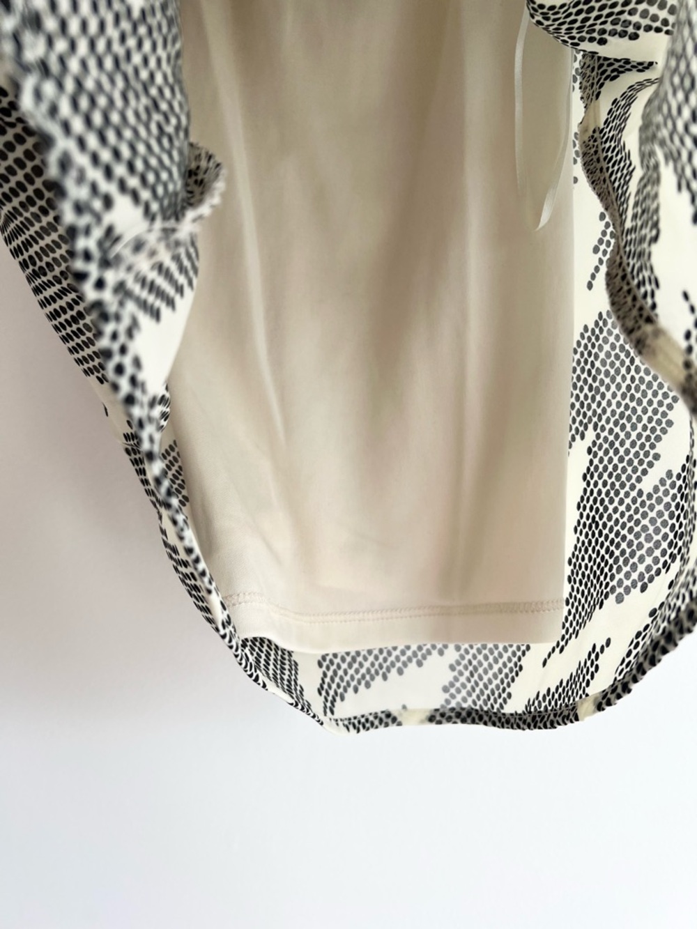 Adiva Black & Off-White Zigzag Halter Tunic Top | Women’s Medium - Picture 8 of 13
